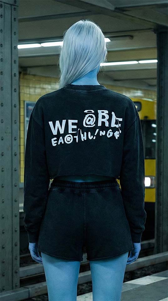 Snow Washed Raw Edge Cropped Sweatshirt