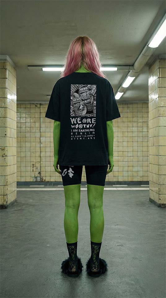 Classic Loose Boxy Tee - Tabloid Tee